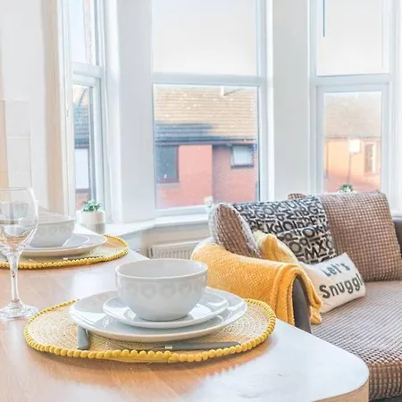 Spacious 3-bed Flat Sleeps 6 With Free Wifi By Amazing Spaces Relocations Ltd 아파트 *