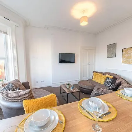 Spacious 3-bed Flat Sleeps 6 With Free Wifi By Amazing Spaces Relocations Ltd * Barrow-in-Furness