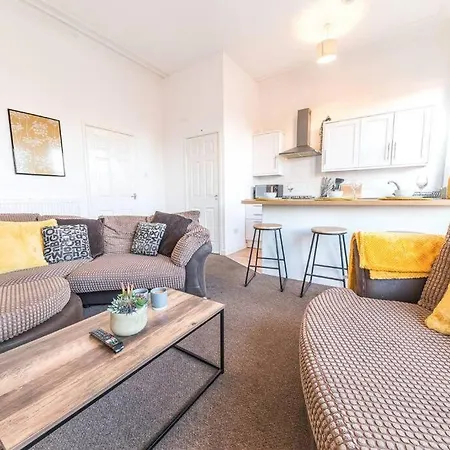 Apartment Spacious 3-bed Flat Sleeps 6 With Free Wifi By Amazing Spaces Relocations Ltd Barrow-in-Furness