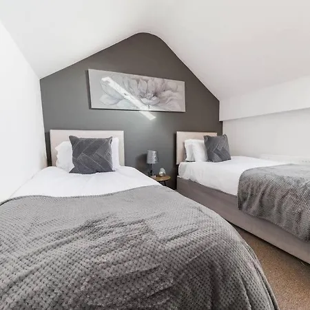Spacious 3-bed Flat Sleeps 6 With Free Wifi By Amazing Spaces Relocations Ltd Barrow-in-Furness