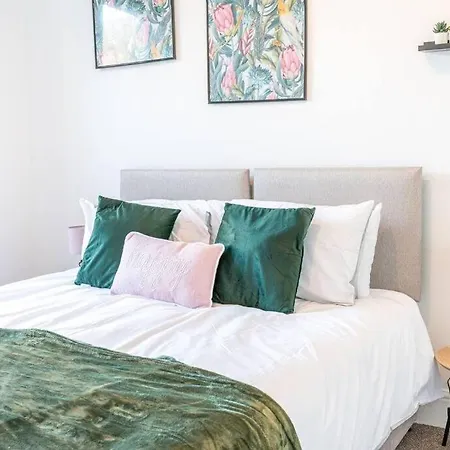 Spacious 3-bed Flat Sleeps 6 With Free Wifi By Amazing Spaces Relocations Ltd Apartment Barrow-in-Furness